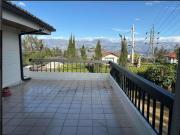 Casas en Alquiler en Tanda Quito con jardín y estudio