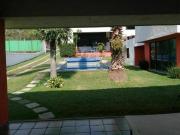 CASAS EN TERRENO CON JARDINES Y ALBERCA, EN CUERNAVACA