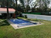 CASAS EN TERRENO CON JARDINES Y ALBERCA, EN CUERNAVACA