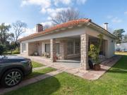 Casas en Venta 3 dormitorios Villa Elisa pileta