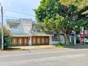 Casas en venta a precio de terreno en Av....