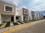 CASAS EN VENTA CON ROOF, FRACCIONAMIENTO CON VIGILANCIA...