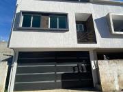 Preventa de casa con tres recamaras y roof garden en...