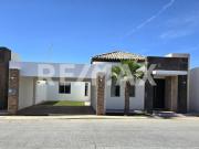 CASAS EN VENTA DE UNA PLANTA EN RESIDENCIAL PRIVADO 4