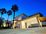 Casas en Venta en Zotogrande gran jardin y acabados de lujo