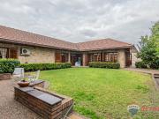 CASAS EN VENTA LA PLATA PARQUE Y PILETA