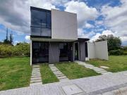 CASAS EN VENTA NUEVAS SECTOR SAN PATRICIO LUMBISÍ CUMBAYÁ