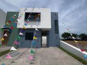 Casas en venta zona norte de 4 recámaras salida a Comala