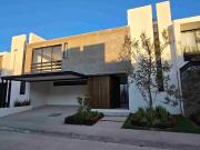 Casas nuevas de dos pisos en venta, en un bonito...