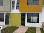 Casas nuevas en venta con recámara abajo. Salida a Charo...