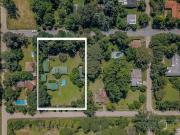 Casas Quintas. Arbolado sobre 3500 m2. Pileta. Quincho....