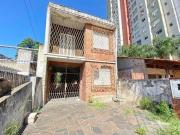 Casa/sobrado de alvenaria em pessimo estado, com terreno...