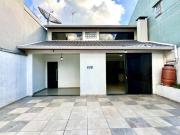 Casa/Sobrado em Curitiba no bairro Uberaba com terreno!
