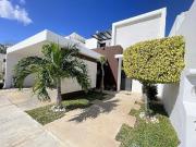 Casa/VENTA 2 Plantas con Paneles Solares en Privada en...