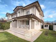 Case e ville in affitto di 150 m²