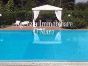 Case e ville in affitto di 150 m² in Via Ficalucci