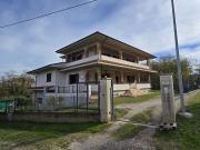 Case e ville in affitto di 163 m² in Frazione Castagneti...