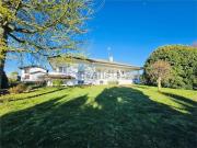 Case e ville in affitto di 300 m² in Via Caduti Libertà, 204