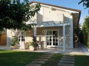 Case e ville in affitto di 300 m² in Via Duca della Vittoria