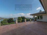 Case e ville in affitto di 350 m² in Via Verbano