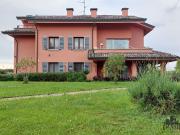 Case e ville in affitto di 390 m²