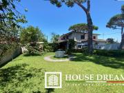 Case e ville in affitto di 90 m² in Via Terracina, 567