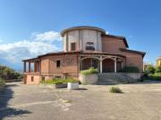 Case e ville in vendita di 1000 m² in Viale Calabria, 10