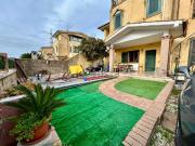 Case e ville in vendita di 100 m² in Via Taglio delle...