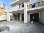 Case e ville in vendita di 100 m² in Viale delle Viole, 39