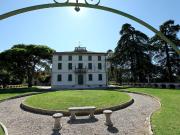 Case e ville in vendita di 1027 m² in Via Castellana