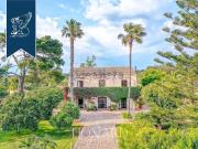 Case e ville in vendita di 1050 m²