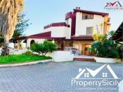 Case e ville in vendita di 1050 m² in Via dei Mughetti, 1