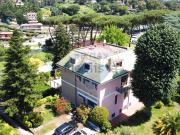 Case e ville in vendita di 1050 m² in Via Trotula de... Case e ville in vendita di 1050 m² in Via Trotula de...