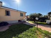 Case e ville in vendita di 105 m² in Via Fondi, 26