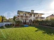 Case e ville in vendita di 105 m² in Via Parigi, 15