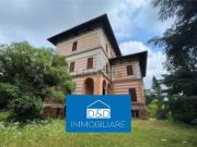 Case e ville in vendita di 1068 m² in Strada Villalvernia, 3