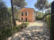 Case e ville in vendita di 106 m² in Via del Tombolo, 48