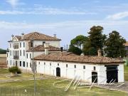 Case e ville in vendita di 1100 m² in Via Cesare...