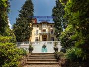 Case e ville in vendita di 1102 m² in Via Delle Ville