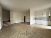 Case e ville in vendita di 110 m² in Via Dante Alighieri, 17