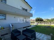 Case e ville in vendita di 110 m² in Via del Tramonto, 3