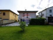 Case e ville in vendita di 110 m² in Via Firenze, 5