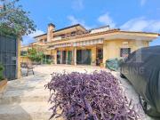 Case e ville in vendita di 110 m² in Via Foglia, 33