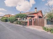 Case e ville in vendita di 110 m² in Via Ottaviano...