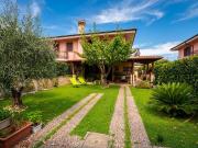 Case e ville in vendita di 110 m² in Via Spagna, 101