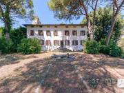 Case e ville in vendita di 1112 m² in Via Ariosto Lodovico