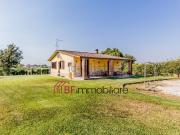 Case e ville in vendita di 115 m² in Via Castagnetta