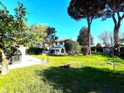 Case e ville in vendita di 118 m² in Via San Felice Circeo