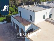 Case e ville in vendita di 1200 m² in Via Charles Le...