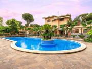 Case e ville in vendita di 1200 m² in Via Corrado Barbagallo